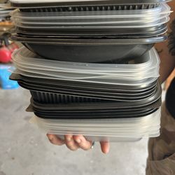 Free clean food / leftover containers 