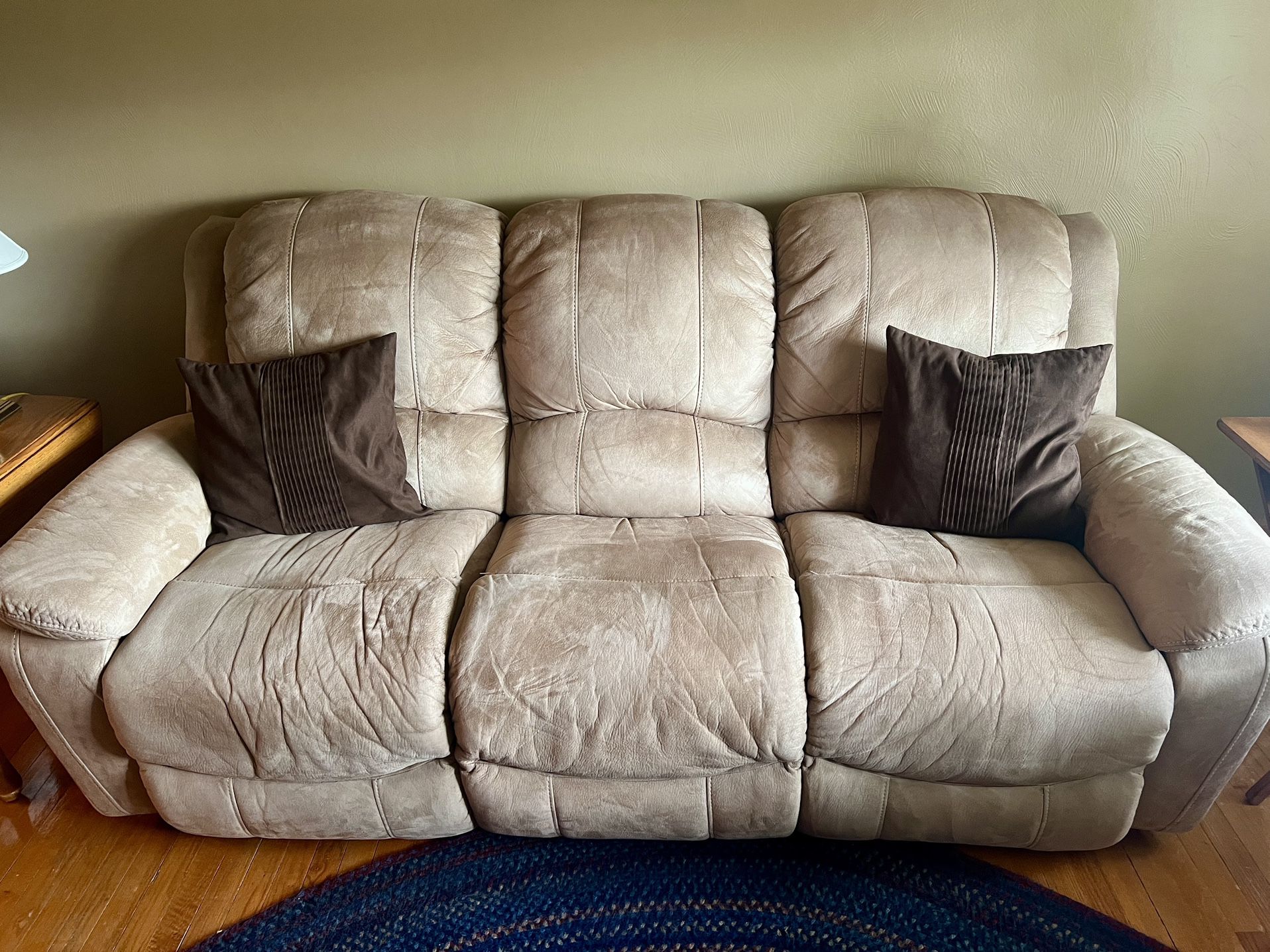 Laz-Y-Boy Couch With double Recliners