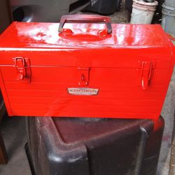 Tool box Craftsman. 18L 9H 8D.