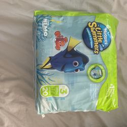 HUGGIES Little Swimmers Disposable Swimpants 