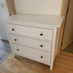 White IKEA Hemnes 3 drawer dresser
