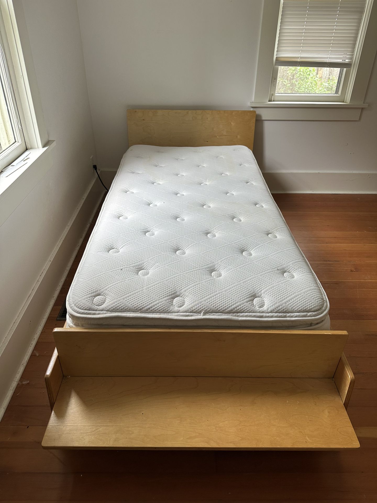 Free Wood Twin Bed