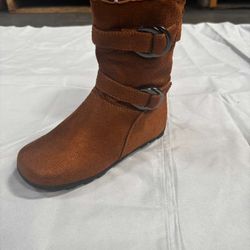 ✨ Girl Faux Suede Boots – Double Buckle ✨