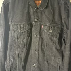 Levi’s Black Jean Jacket (L)