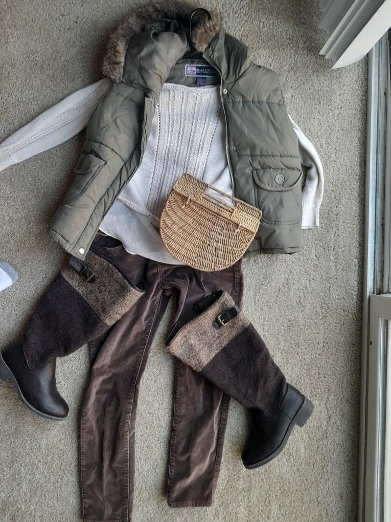 Brown Muk Luks, White Lucky Brand, Free People, Green Steve & Barry's Outfit