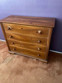 4 drawer dresser.