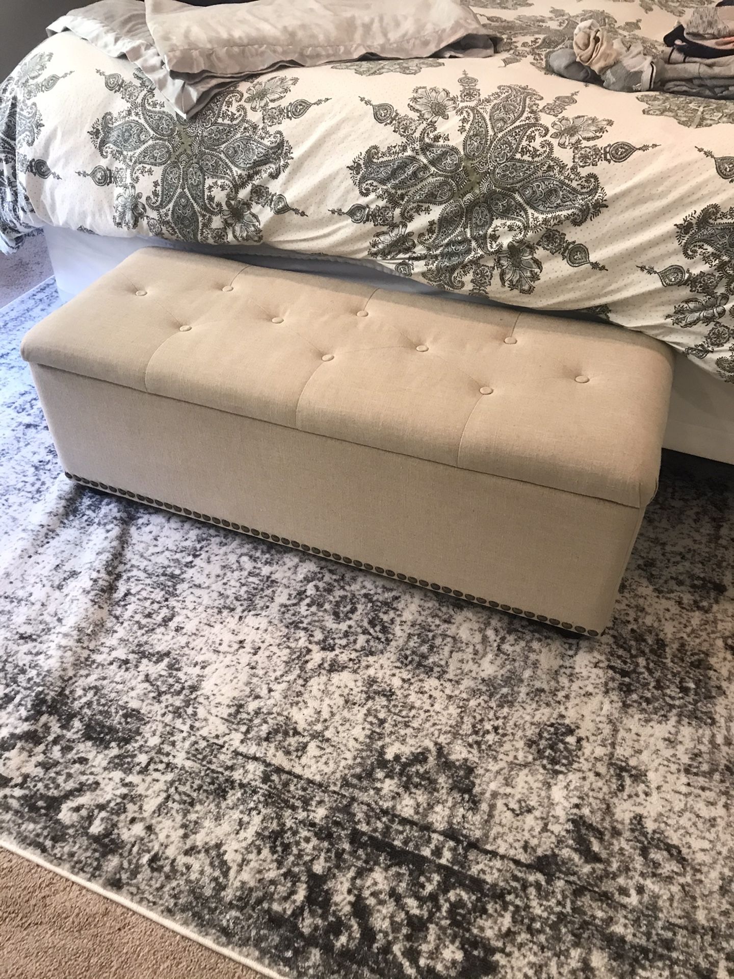 Upholstered storage bench