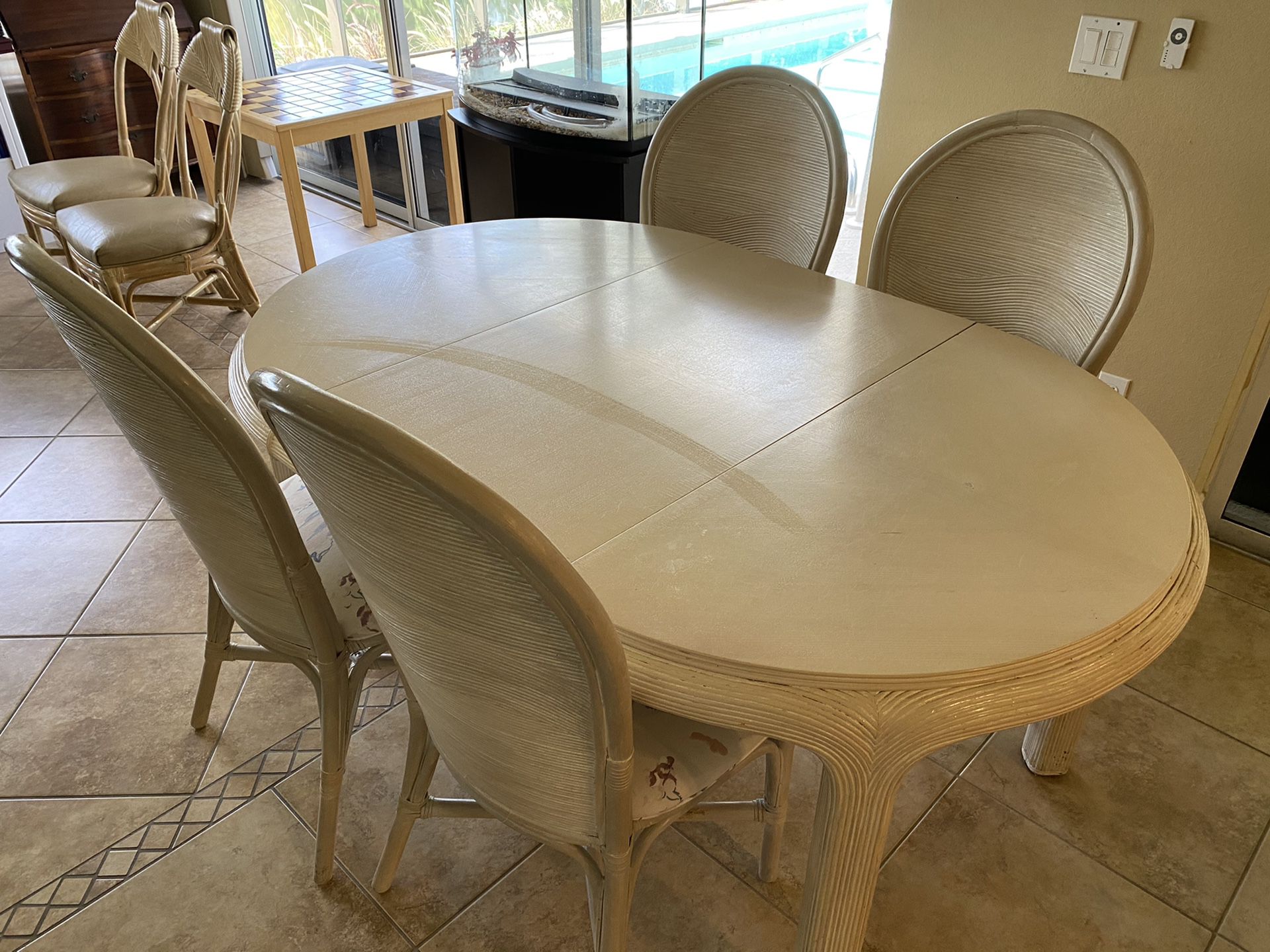 4 Chair Dining Table/ Breakfast Nook