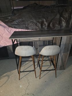 Table  with  two  chairs
