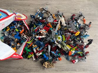 2005 Lego Bionicles pieces 8lbs pounds Lot