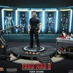 Hot Toys 🔥 Tony Stark Workshop 