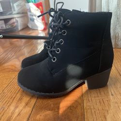 Girls’ Black Suede-Like Lace-Up Ankle Boots – Size 11 Little Kids