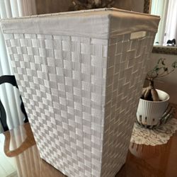 Laundry Hamper • BRIGHT WHITE • Lightweight 