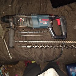 Bosch BULLDOG SDS Rotary Hammer drill W/Bits