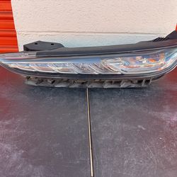 2018-2021 HYUNDAI KONA FRONT LEFT SIDE DAYTIME RUNNING LIGHT DRL OEM