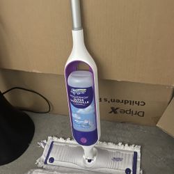 Swiffer Floor mop With Some Unused pad 