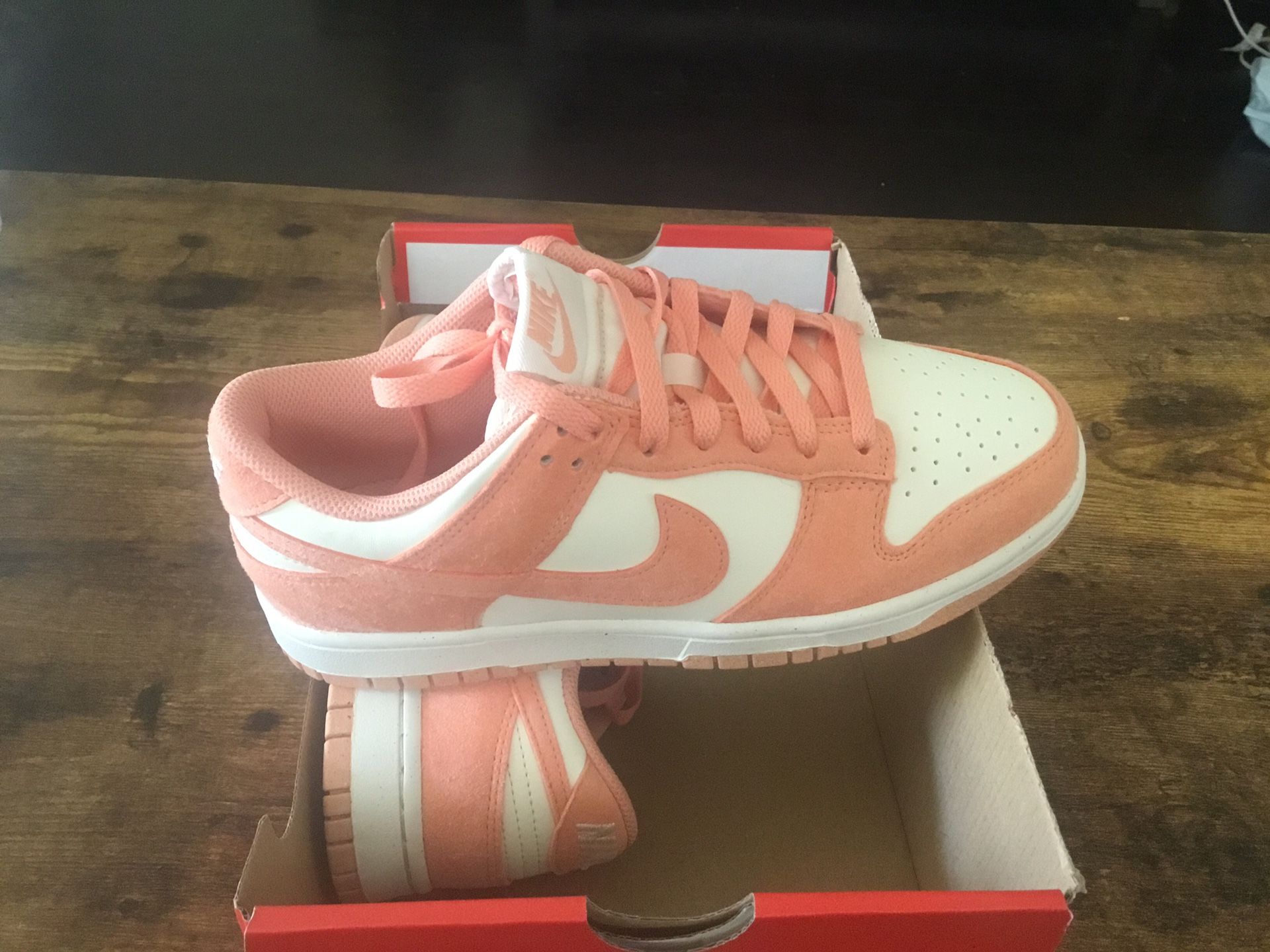 New Women’s Nike Dunk Low size 8