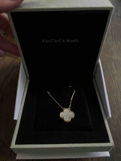 Vintage Van Cleef yellow gold necklace