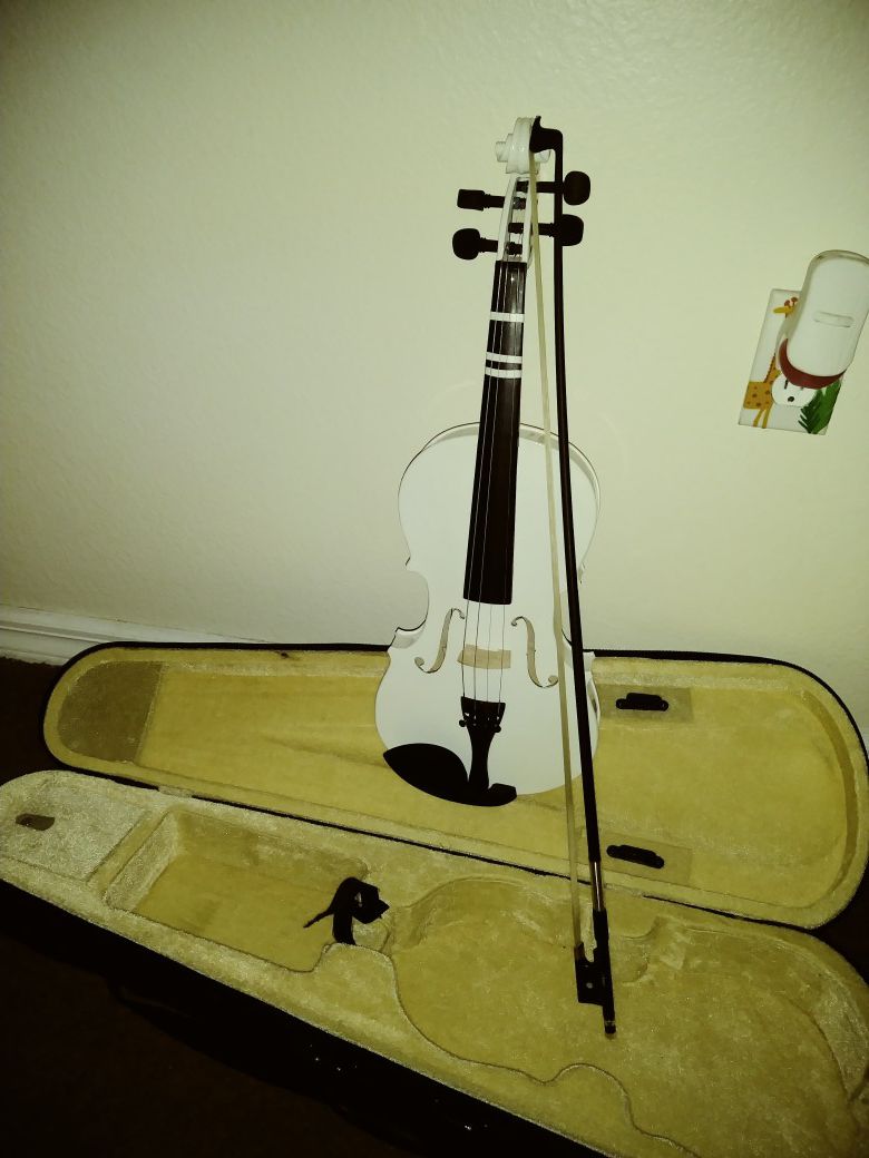 Mendini by Cecilio Size 3/4 MV-White Solid Wood Violin