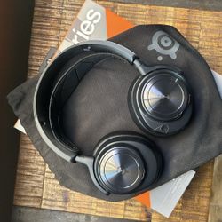 Steel Series Arctis Nova Pro Gaming Headset