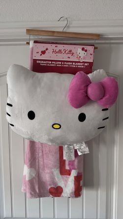 New Hello Kitty Pillow & Blanket Heart Set