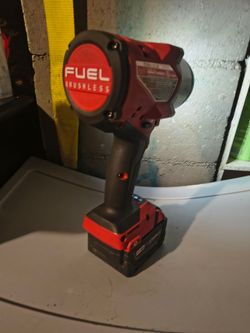 Milwaukee M18 1/2 impact drill