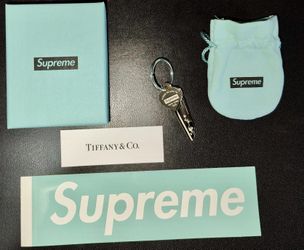 Tiffany’s SUPREME Return to Tiffany Key Knife with Supreme Sticker and Box