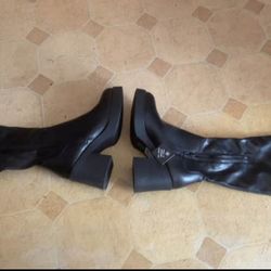 Brand new Women’s Boots  ( Size 7)