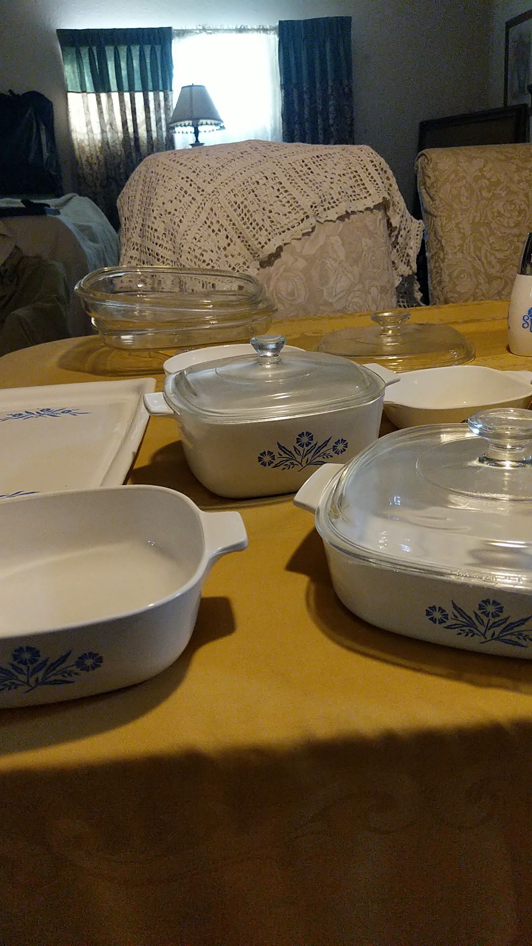 9 pcs Corningware set with lids