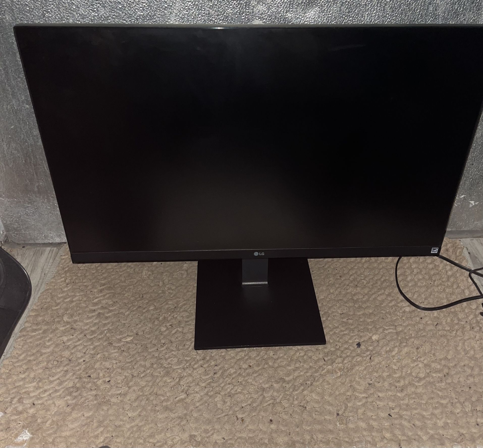 27In LG adjustable monitor