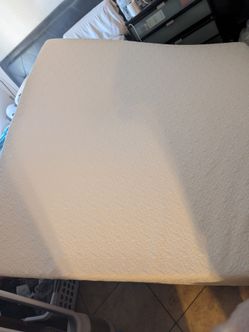 Free Sealy Tempur-pedic  Memory Foam King Mattresss