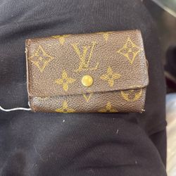 Louis Vuitton 6 Key Holder