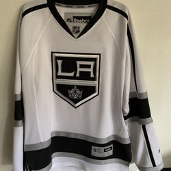 Reebok NHL LA Kings Doughty Player Jersey 