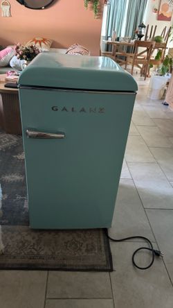 Galanz Mini Refrigerator