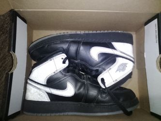 Air Jordan 1 mid BG