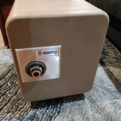 Vintage Combination Heavy Duty Sentry Safe 