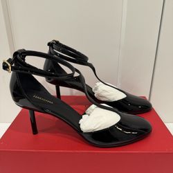 NEW Salvatore Ferragamo Lysandra Size 10 Patent Black T-Strap Heels
