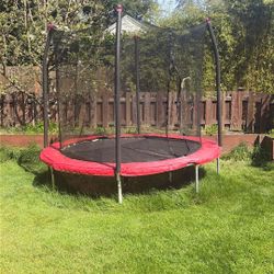 $50 - Medium Size Trampoline - Will Deliver To Areas Below