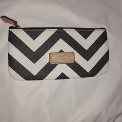 Dooney And Bourke Chevron Zip Bag 