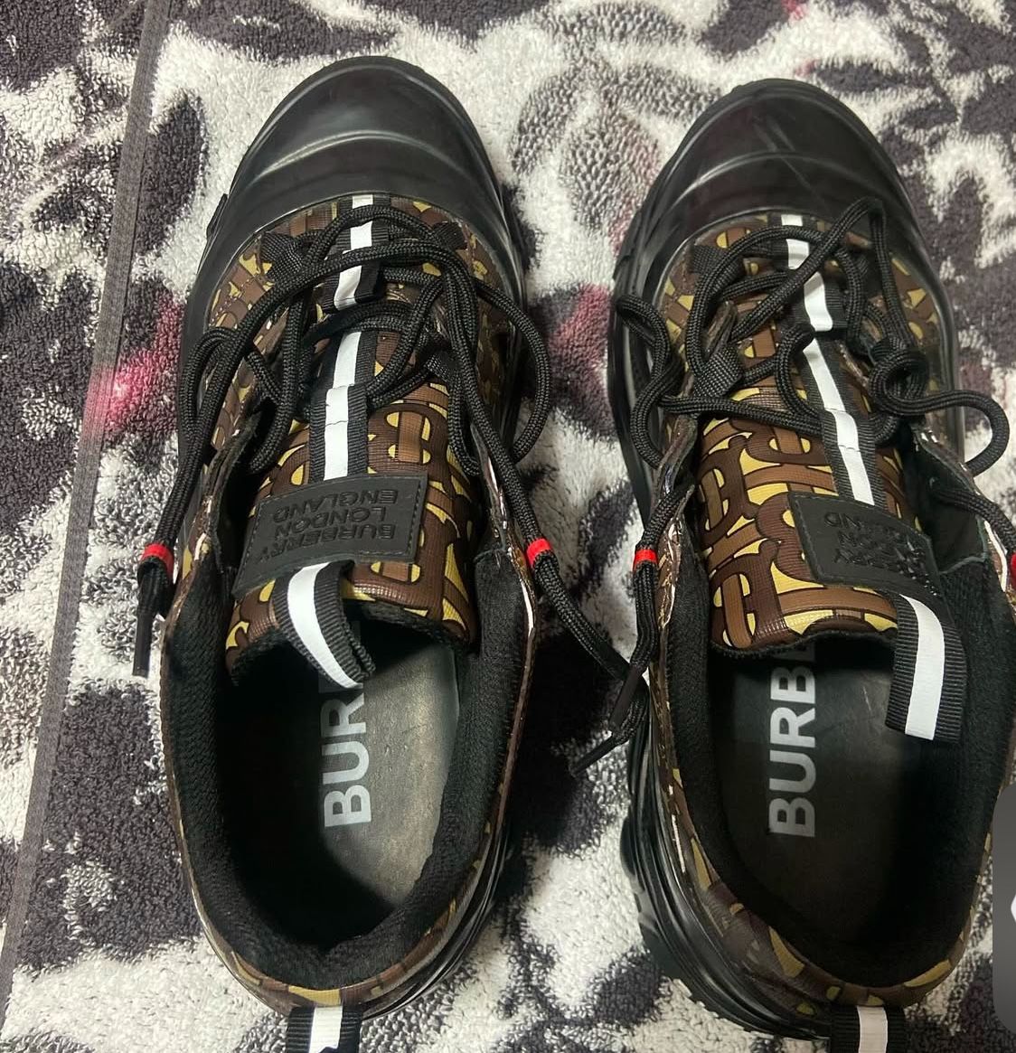 Burberry sneakers