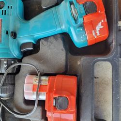 Mikita DC 1410 Drill with 2 Batteries 