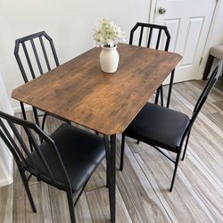 Table & 4 Chairs