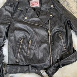 New/Nueva Levi’s Women’s Leather Jacket