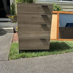 Dresser