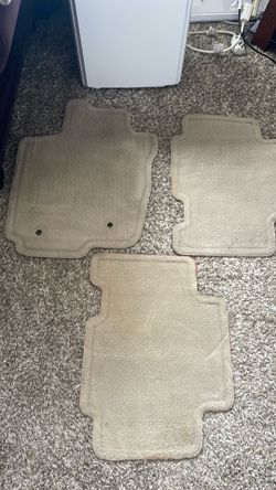 Toyota Rav4 2012 3pc floor mats, carpet