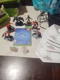 Disney Infinity 2.0 Xbox 360 Bundle with Figures