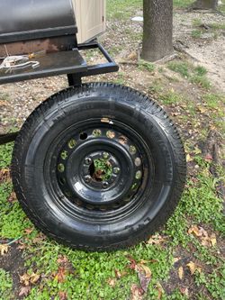 Michelin 275 65 18 tire full treads