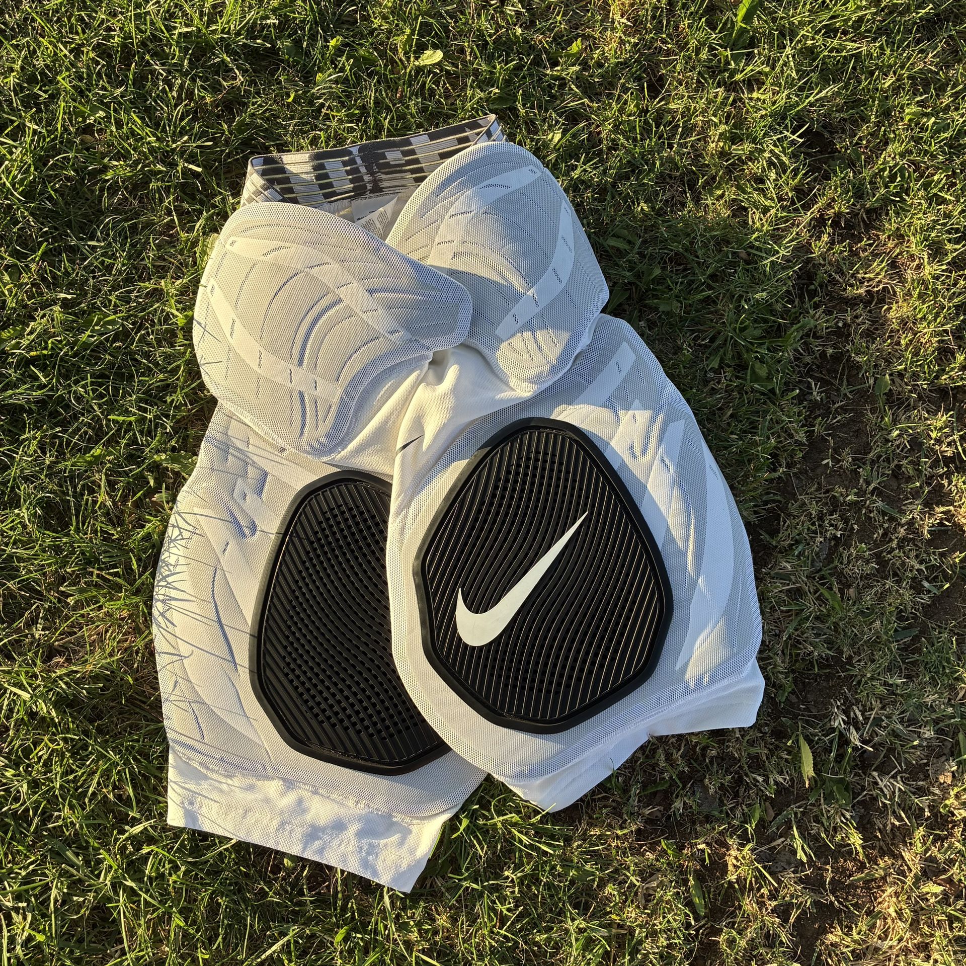 NIKE PRO Men’s Size XL Hyperstrong Compression Shorts Hard Pad Football 838433