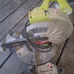 RYOBI SAW