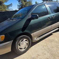 2002 Toyota Sienna